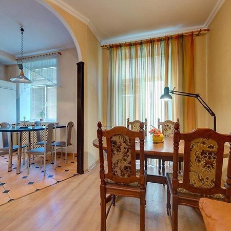 Apartments With Three Rooms On Shevchenko Blvd Київ Екстер'єр фото